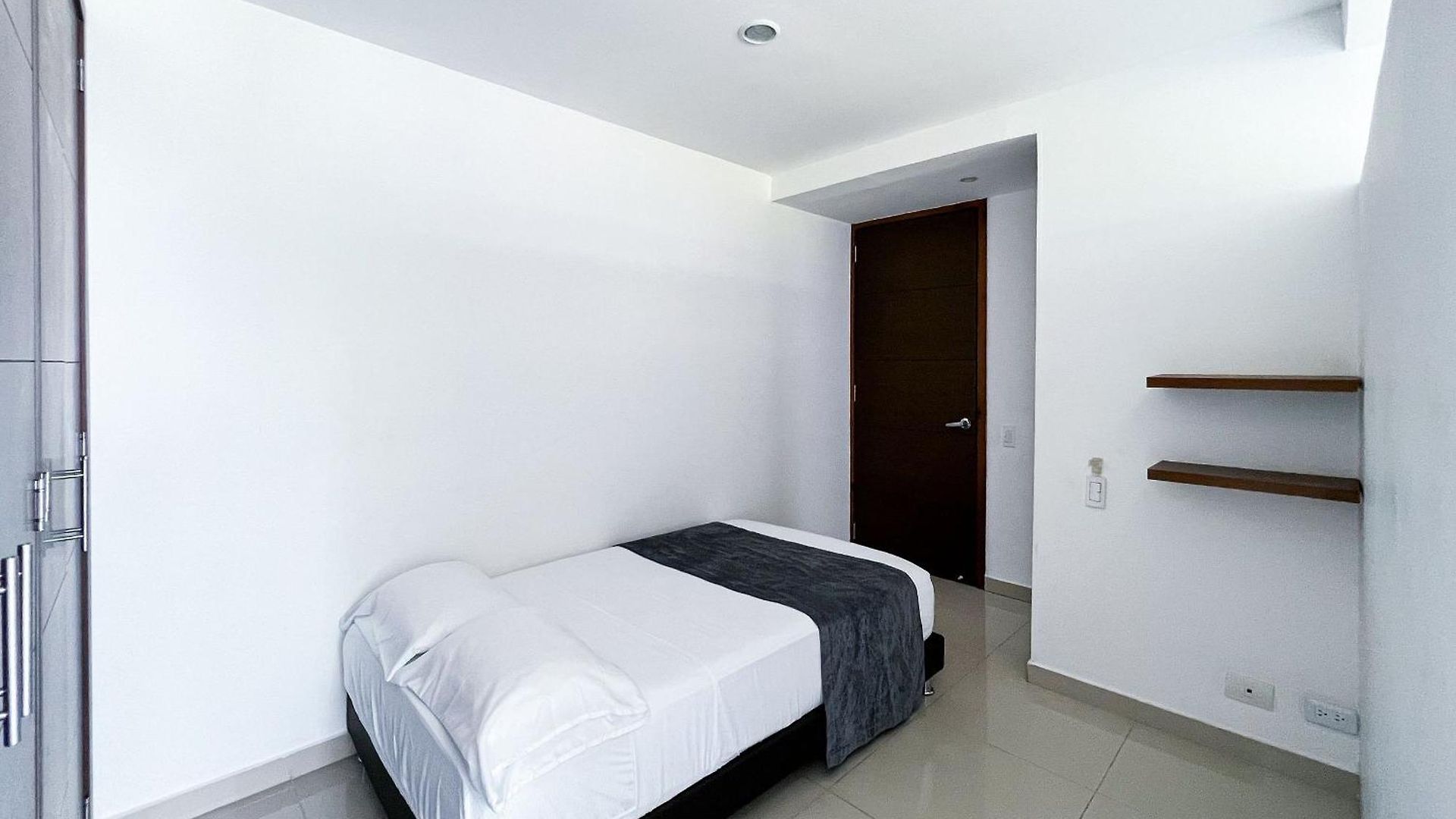 1 Bedroom Morros. Access