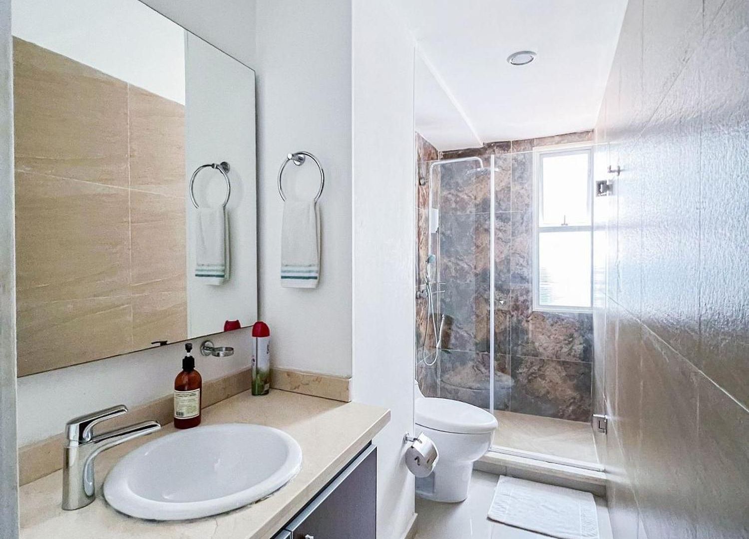 1 Bedroom Morros. Access